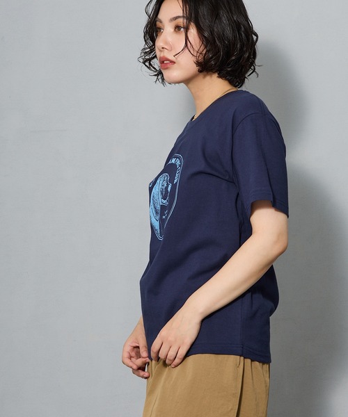aremoi(アレモイ)の「ヴィンテージライク ドッググラフィック クルーネックTシャツ(Tシャツ/カットソー・レディース・ネイビー・SMALL/MEDIUM/LARGE)」の5枚目の写真