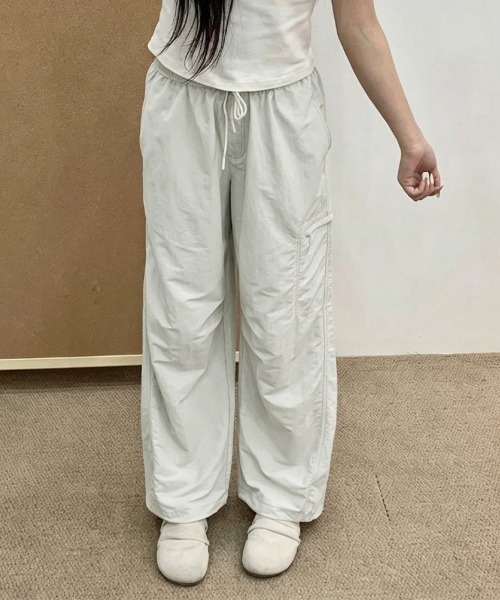 ONEP STAR(ワンピスター)の「ポケットデザインカーゴパンツ(カーゴパンツ・レディース・ブラック/ダークブラウン/ライトベージュ/セージグリーン・LARGE/SMALL/X-LARGE/MEDIUM)」の17枚目の写真