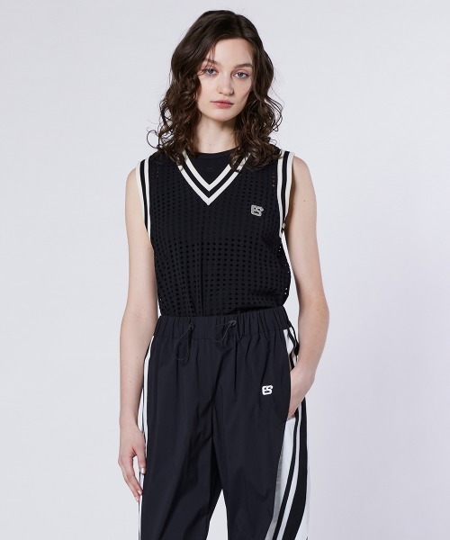 ESSENTIAL(エッセンシャル)の「配色ライン メッシュベストトップス(Tシャツ/カットソー・レディース・ブラック×ホワイト/ホワイト×レッド・38/36)」の1枚目の写真