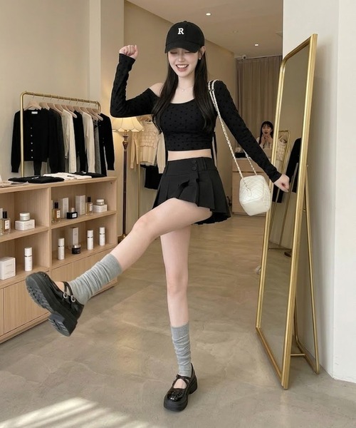 Ritomo De Ricco(リトモ・デ・リコ)の「アンダーパンツ付きアシンメトリーデザイン プリーツミニスカート(スカート・レディース・グレー/ホワイト/ブラック・MEDIUM/SMALL)」の17枚目の写真