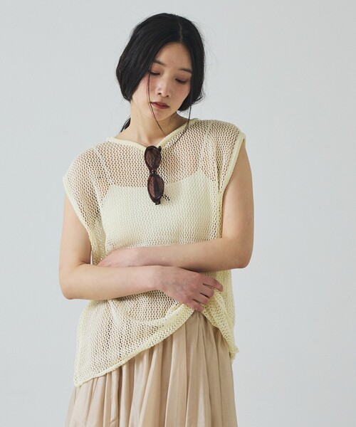 abahouse mavie(アバハウスマヴィ)の「【夏のレイヤードに】メッシュニットノースリーブ(ニット/セーター・レディース・ブラック/グレー/サックスブルー/オフホワイト・フリー)」の8枚目の写真