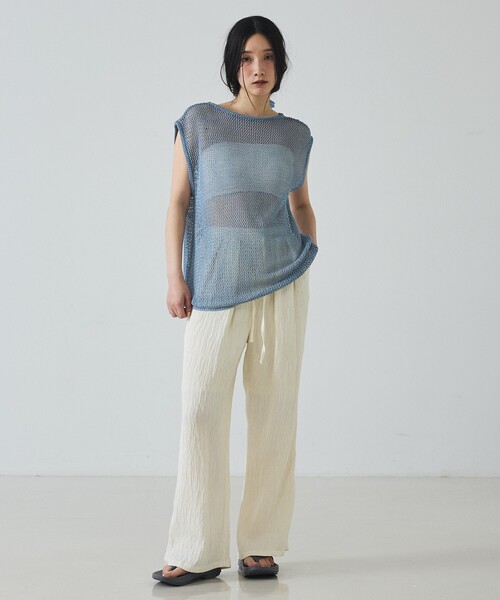 abahouse mavie(アバハウスマヴィ)の「【夏のレイヤードに】メッシュニットノースリーブ(ニット/セーター・レディース・ブラック/グレー/サックスブルー/オフホワイト・フリー)」の9枚目の写真
