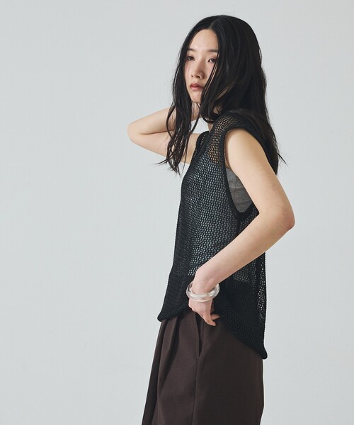 abahouse mavie(アバハウスマヴィ)の「【夏のレイヤードに】メッシュニットノースリーブ(ニット/セーター・レディース・ブラック/グレー/サックスブルー/オフホワイト・フリー)」の17枚目の写真