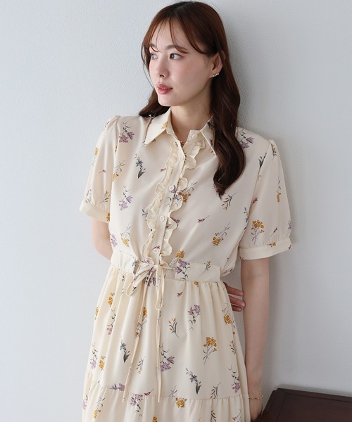BLUEEAST（ブルーイースト）の「《2サイズ展開》フロントフリルワンピース（ワンピース・レディース・ベージュ/ブラック・LARGE/MEDIUM）」の8枚目の写真