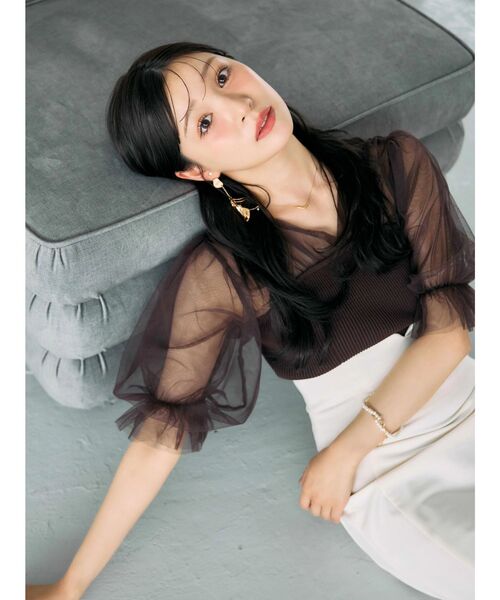 MERCURYDUO(マーキュリーデュオ)の「チュールギャザー使いニット(ニット/セーター・レディース・ベビーピンク/オフホワイト/ダークブラウン・FREE)」の4枚目の写真