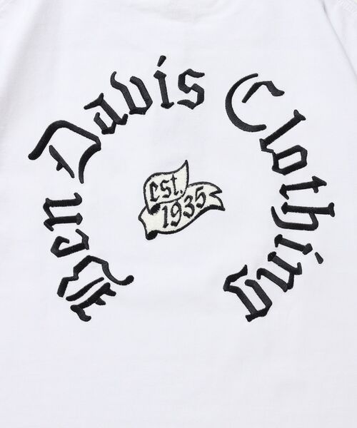 BEN DAVIS(ベンデイビス)の「【BEN DAVIS(ベンデイビス)】 OLD ENGLISH EMB TEE / Tシャツ 半袖 クルーネック 刺繍 ワンポイント ユニセックス オーバーサイズ(Tシャツ/カットソー・メンズ・ネイビー/ホワイト/ブラック・MEDIUM/X-LARGE/LARGE)」の9枚目の写真