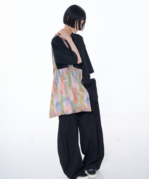 NOMINE(ノミネ)の「アイコン刺繍 ペイント柄アートプリント ロングハンドル トートバッグ(トートバッグ・レディース・ブラウン/ピンク/オレンジ/グレイッシュブルー・フリー)」の16枚目の写真