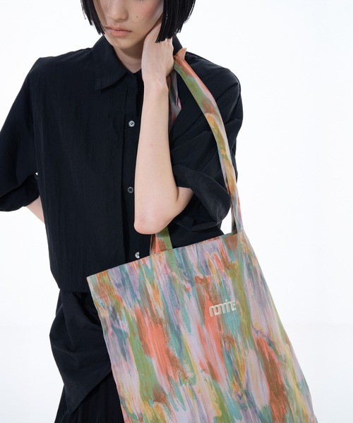 NOMINE(ノミネ)の「アイコン刺繍 ペイント柄アートプリント ロングハンドル トートバッグ(トートバッグ・レディース・ブラウン/ピンク/オレンジ/グレイッシュブルー・フリー)」の22枚目の写真