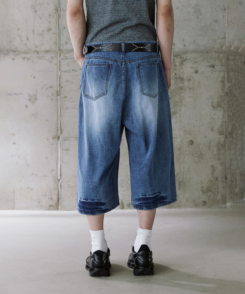 P.IN.O(ピインオ)の「カーブドオールブラシバミューダデニムパンツ - ライトブルー(その他パンツ・メンズ・その他・LARGE/MEDIUM/SMALL/X-LARGE)」の4枚目の写真