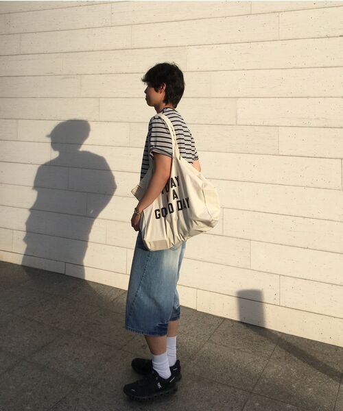 P.IN.O(ピインオ)の「カーブドオールブラシバミューダデニムパンツ - ライトブルー(その他パンツ・メンズ・その他・LARGE/MEDIUM/SMALL/X-LARGE)」の6枚目の写真