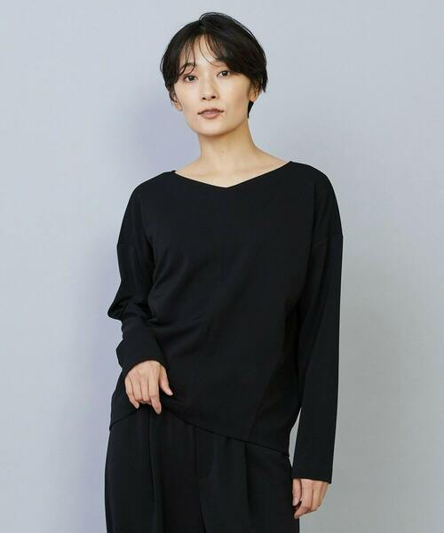 MOGA（モガ）の「トリアセカルゼVネックトップス（ジャージ・レディース・ダークネイビー/ブラック/オフホワイト・2/3）」の2枚目の写真