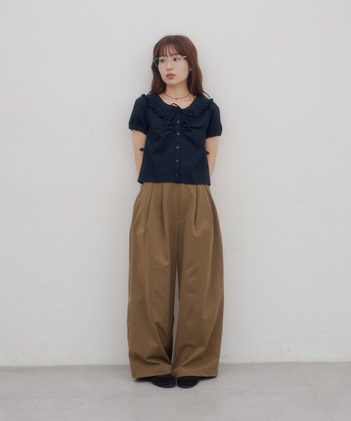 DISCOAT(ディスコート)の「【umm.】胸ギャザーフリル半袖ブラウス(シャツ/ブラウス・レディース・ネイビー/オフホワイト・FREE)」の19枚目の写真