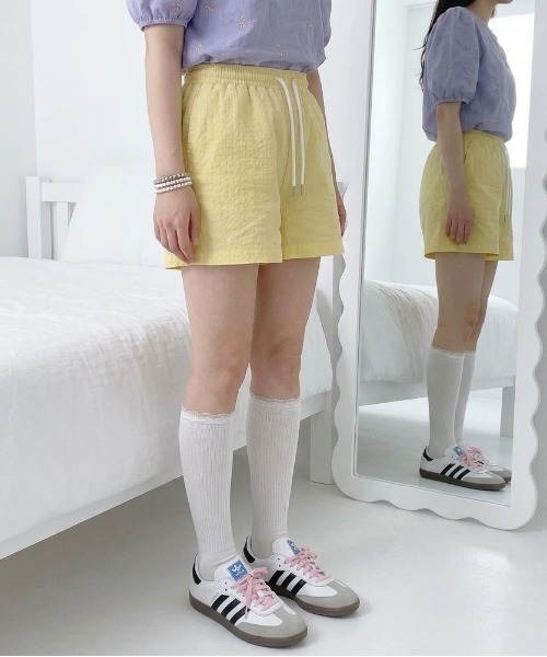 WEGO(ウィゴー)の「ウエストナイロン風カジュアルショートパンツ/ハーフパンツ(その他パンツ・レディース・イエロー/ブルー/ブラック/グレー・MEDIUM/LARGE)」の17枚目の写真