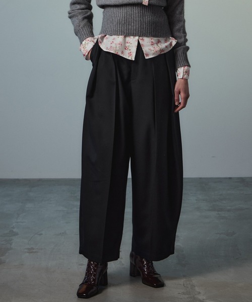 MAISON SPECIAL（メゾンスペシャル）の「Two-Tuck Cocoon Pants/2タックコクーンパンツ（その他パンツ・レディース・キャメル/ネイビー・38/36）」の3枚目の写真