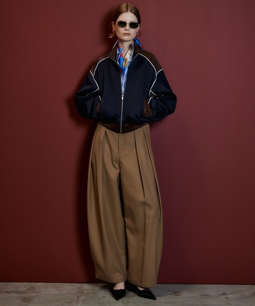 MAISON SPECIAL（メゾンスペシャル）の「Two-Tuck Cocoon Pants/2タックコクーンパンツ（その他パンツ・レディース・キャメル/ネイビー・38/36）」の16枚目の写真