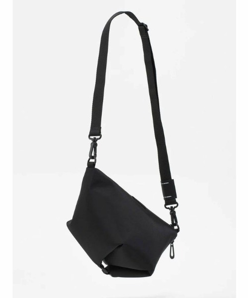 Cote&Ciel（コートエシエル）の「【cote&ciel/コートエシエル】 Inn M Sleek Black / サコッシュ ショルダーバッグ（ショルダーバッグ・メンズ・ブラック・FREE）」の4枚目の写真