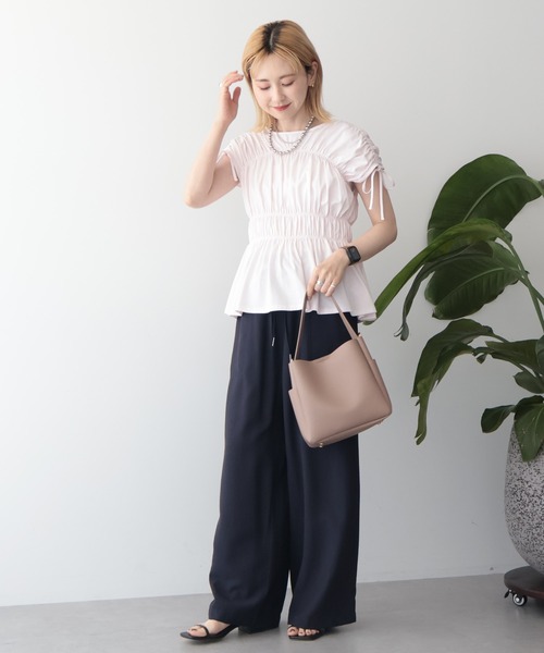 AMERICAN HOLIC(アメリカンホリック)の「【接触冷感】シャーリングショルダーリボンプルオーバー(Tシャツ/カットソー・レディース・ライトピンク/オフホワイト/ブラック・M/L)」の4枚目の写真