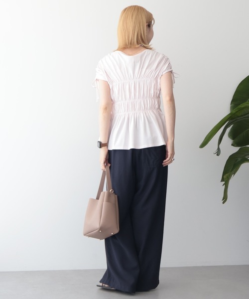 AMERICAN HOLIC(アメリカンホリック)の「【接触冷感】シャーリングショルダーリボンプルオーバー(Tシャツ/カットソー・レディース・ライトピンク/オフホワイト/ブラック・M/L)」の5枚目の写真
