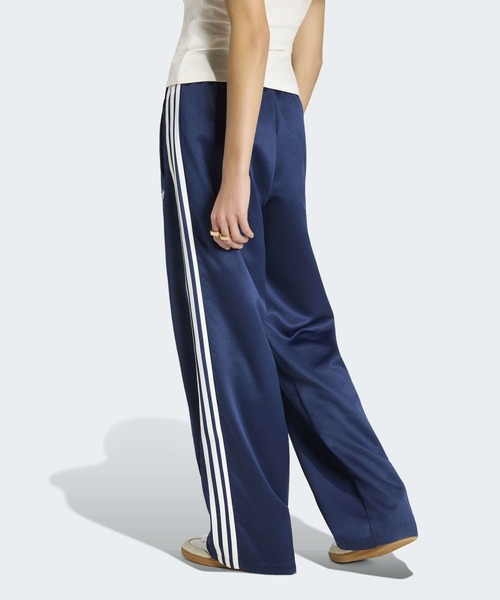 adidas(アディダス)の「SATIN SST LOOSE TRACK PANT / アディダスオリジナルス adidas Originals(その他パンツ・レディース・ブルー・X-SMALL/X-LARGE/SMALL/XX-LARGE/MEDIUM/LARGE)」の2枚目の写真