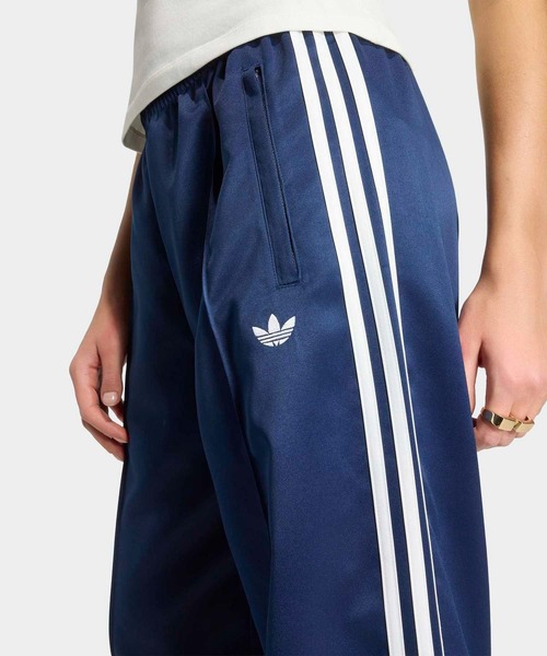 adidas(アディダス)の「SATIN SST LOOSE TRACK PANT / アディダスオリジナルス adidas Originals(その他パンツ・レディース・ブルー・X-SMALL/X-LARGE/SMALL/XX-LARGE/MEDIUM/LARGE)」の3枚目の写真
