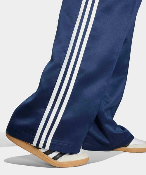 adidas(アディダス)の「SATIN SST LOOSE TRACK PANT / アディダスオリジナルス adidas Originals(その他パンツ・レディース・ブルー・X-SMALL/X-LARGE/SMALL/XX-LARGE/MEDIUM/LARGE)」の4枚目の写真