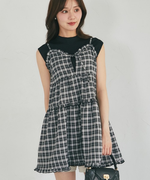 tocco closet(トッコ クローゼット)の「リボン付きティアードフリルチュニック(キャミソール・レディース・ブラック/ブラウン・M)」の1枚目の写真