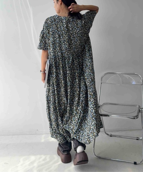 AS KNOW AS plus(アズノゥアズプラス)の「☆袖フレア ゆったりギャザーワンピ―ス(ワンピース・レディース・ブラック/カーキ/ブラック系/ネイビー系・FREE)」の17枚目の写真