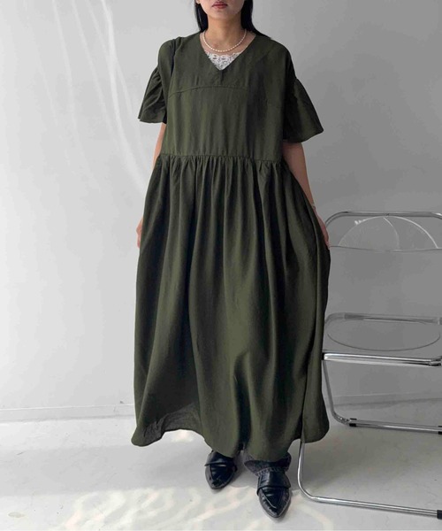 AS KNOW AS plus(アズノゥアズプラス)の「☆袖フレア ゆったりギャザーワンピ―ス(ワンピース・レディース・ブラック/カーキ/ブラック系/ネイビー系・FREE)」の21枚目の写真