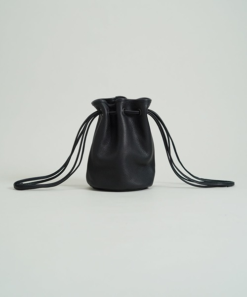 orSlow(オアスロウ)の「orSlow/オアスロウ LEATHER CINCH POUCH レザー 本革 牛革 ポーチ 巾着バッグ 巾着ポーチ ショルダーバッグ ミニバッグ メンズ レディース 2026年 秋 秋服 冬 冬服(ショルダーバッグ・メンズ・ブラック・FREE)」の1枚目の写真