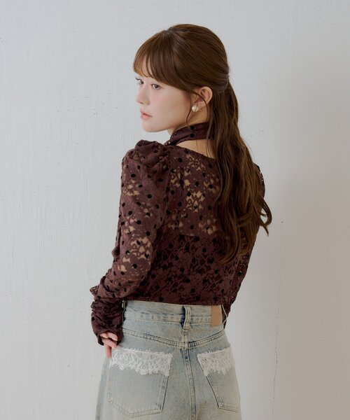Chico(チコ)の「REVIVAL【SALON by Chico】フロッキードットレーストップス(シャツ/ブラウス・レディース・ライトベージュ/ブラウン/ホワイト・FREE)」の9枚目の写真