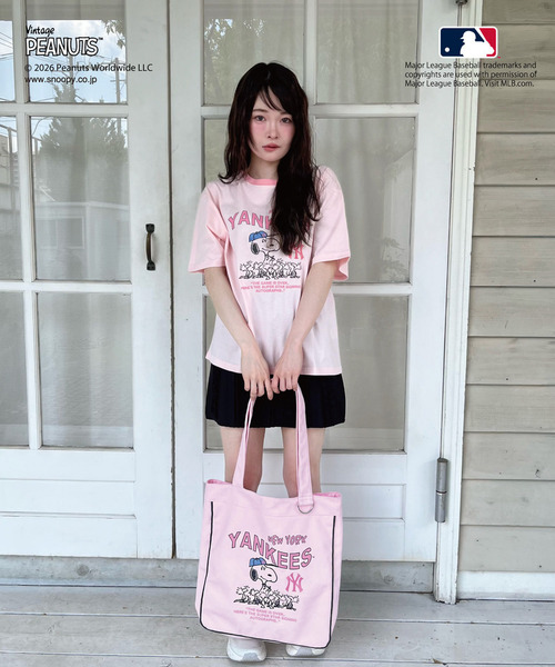 MIIA(ミーア)の「【MLB×PEANUTS】 Tシャツ(Tシャツ/カットソー・レディース・ホワイト/オフホワイト/ブラウン/ピンク・FREE)」の20枚目の写真