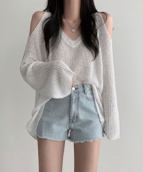 ADDITION STORE(アディションストア)の「ざっくり オフショル ロングスリーブニット(ニット/セーター・レディース・ベージュ/ホワイト/ブラック・FREE)」の1枚目の写真