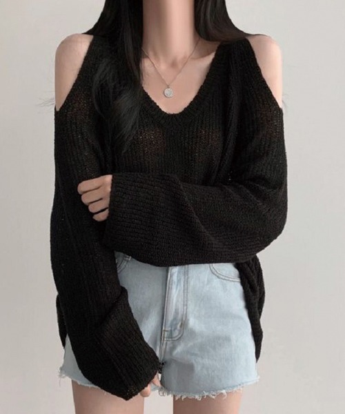 ADDITION STORE(アディションストア)の「ざっくり オフショル ロングスリーブニット(ニット/セーター・レディース・ベージュ/ホワイト/ブラック・FREE)」の2枚目の写真