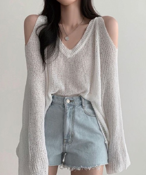 ADDITION STORE(アディションストア)の「ざっくり オフショル ロングスリーブニット(ニット/セーター・レディース・ベージュ/ホワイト/ブラック・FREE)」の5枚目の写真