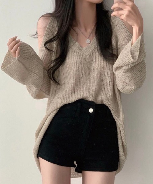 ADDITION STORE(アディションストア)の「ざっくり オフショル ロングスリーブニット(ニット/セーター・レディース・ベージュ/ホワイト/ブラック・FREE)」の8枚目の写真