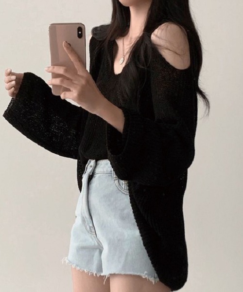 ADDITION STORE(アディションストア)の「ざっくり オフショル ロングスリーブニット(ニット/セーター・レディース・ベージュ/ホワイト/ブラック・FREE)」の9枚目の写真