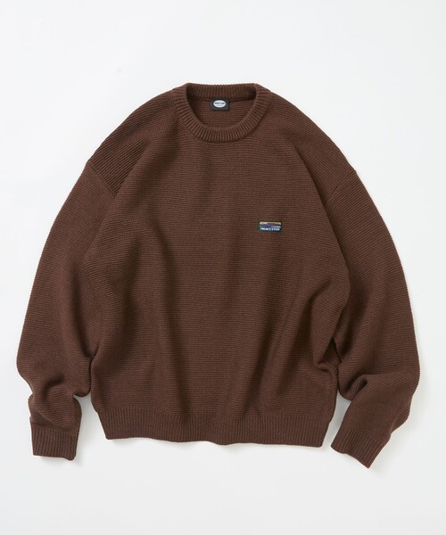 FREAK'S STORE(フリークスストア)の「限定展開 リラックスフィット ワンポイントロゴ クルーネックニット(ニット/セーター・メンズ・ブラック/ネイビー/ベージュ/ブラウン/スミクロ・SMALL/LARGE/MEDIUM)」の4枚目の写真