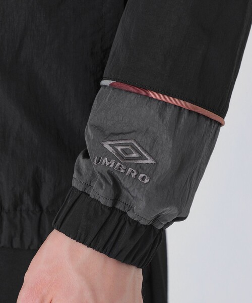 BLACK LABEL CRESTBRIDGE(ブラックレーベル・クレストブリッジ)の「【WEB・一部店舗限定】【UMBRO】ワッシャーナイロンスタンドブルゾン(ブルゾン・メンズ・ブラック・XL/L/M)」の9枚目の写真