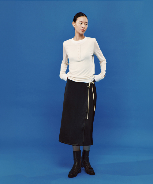PLAC WOMEN（プレイス・ウィメン）の「カラー ポイント ラップ ロング スカート ブラック（スカート・レディース・ブラック・O/S）」の4枚目の写真