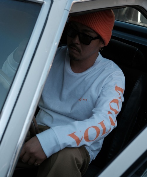 VOLCOM(ボルコム)の「VOLCOM メンズ MONTREY LS ロンT 【2026年秋冬モデル】/ボルコム袖プリントバックプリント長袖ロンT(Tシャツ/カットソー・メンズ・ブルー系その他/グリーン/ホワイト・MEDIUM/LARGE/X-LARGE)」の1枚目の写真