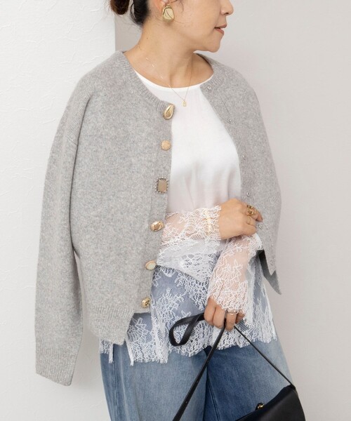 NOLLEY’S(ノーリーズ)の「【TORRAZZO DONNA/トラッゾドンナ】【林(mayumi_nol)別注】ビジューカーディガン(カーディガン/ボレロ・レディース・イエロー/チャコールグレー/オフホワイト・38)」の2枚目の写真