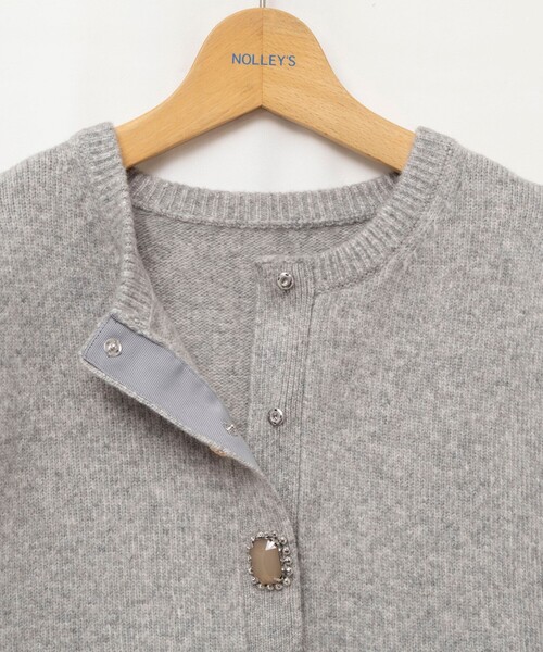 NOLLEY’S(ノーリーズ)の「【TORRAZZO DONNA/トラッゾドンナ】【林(mayumi_nol)別注】ビジューカーディガン(カーディガン/ボレロ・レディース・イエロー/チャコールグレー/オフホワイト・38)」の4枚目の写真