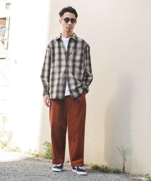 URBAN RESEARCH DOORS（アーバンリサーチドアーズ）の「ウェビングベルトコーデュロイトラウザー（その他パンツ・メンズ・オレンジ/モカ/チャコールグレー・LARGE/MEDIUM/SMALL）」の7枚目の写真