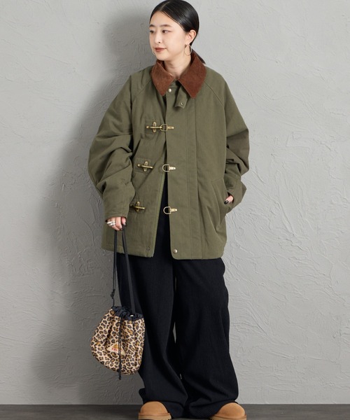 ARMY TWILL（アーミーツイル）の「[ARMY TWILL/アーミーツイル] 別注 中綿入り FIREMAN ミリタリージャケット（ミリタリージャケット・レディース・ダークグリーン/ブラック・M/L）」の6枚目の写真