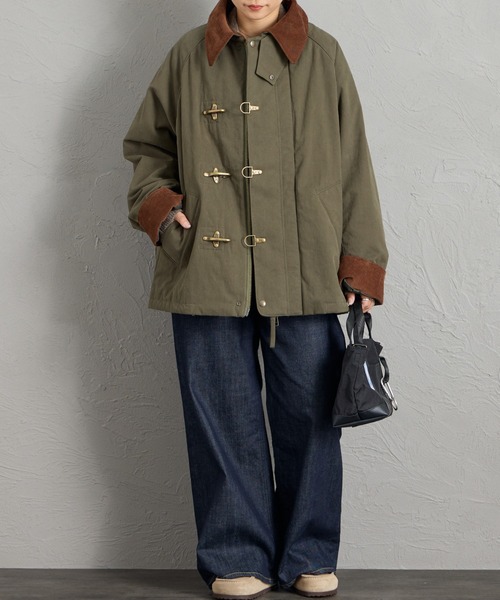 ARMY TWILL（アーミーツイル）の「[ARMY TWILL/アーミーツイル] 別注 中綿入り FIREMAN ミリタリージャケット（ミリタリージャケット・レディース・ダークグリーン/ブラック・M/L）」の8枚目の写真