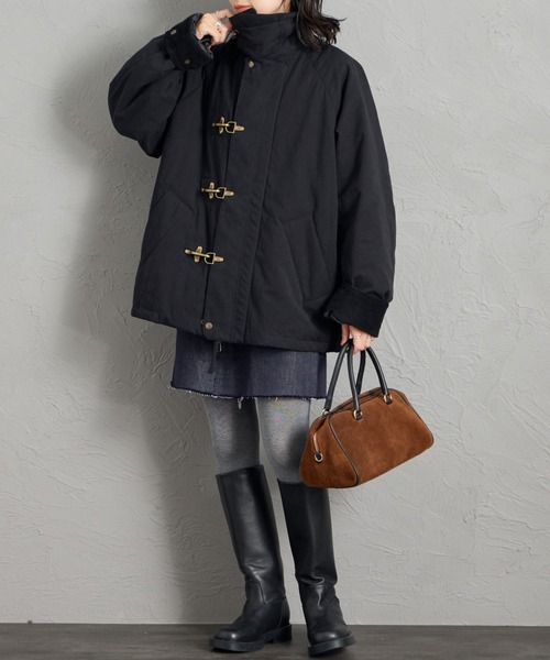 ARMY TWILL（アーミーツイル）の「[ARMY TWILL/アーミーツイル] 別注 中綿入り FIREMAN ミリタリージャケット（ミリタリージャケット・レディース・ダークグリーン/ブラック・M/L）」の4枚目の写真