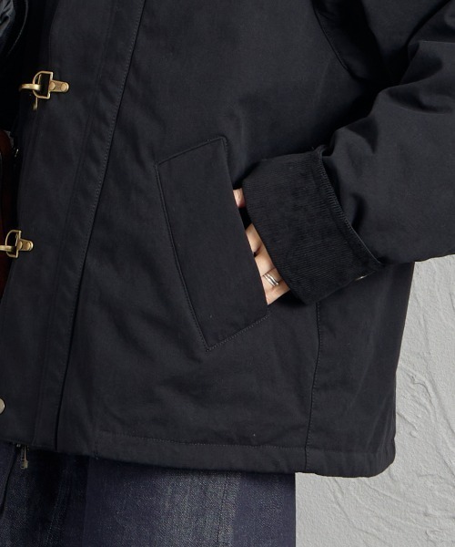 ARMY TWILL（アーミーツイル）の「[ARMY TWILL/アーミーツイル] 別注 中綿入り FIREMAN ミリタリージャケット（ミリタリージャケット・レディース・ダークグリーン/ブラック・M/L）」の19枚目の写真