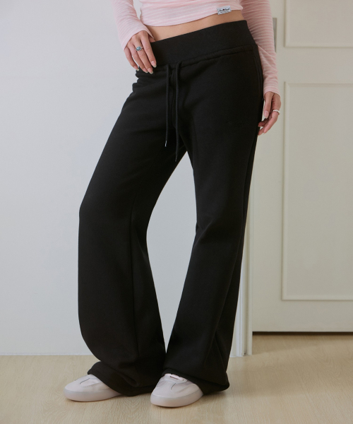 ROSEFRANTZ（ロゼフランツ）の「Wide Waistband Fleece Bootcut Pants [Black]（スウェットパンツ・レディース・ブラック・X-SMALL/SMALL/MEDIUM）」の4枚目の写真