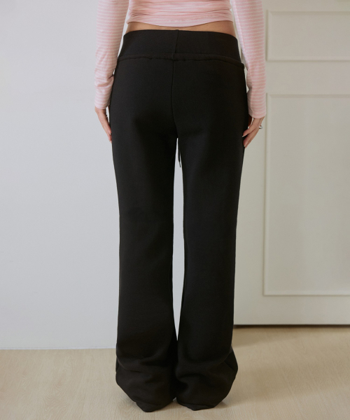 ROSEFRANTZ（ロゼフランツ）の「Wide Waistband Fleece Bootcut Pants [Black]（スウェットパンツ・レディース・ブラック・X-SMALL/SMALL/MEDIUM）」の5枚目の写真