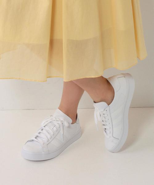 adidas（アディダス）の「adidas COURTVANTAGE（スニーカー・レディース・ホワイト・24.5cm/24cm/23cm/23.5cm）」の2枚目の写真